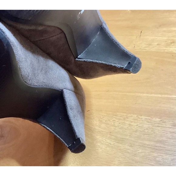 B Makowsky Women's Tan Suede Low Heel Classic Pumps Size 7 - Picture 11 of 14